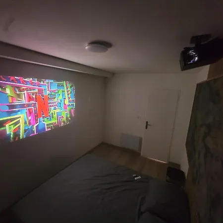Daire Love Room Valence *