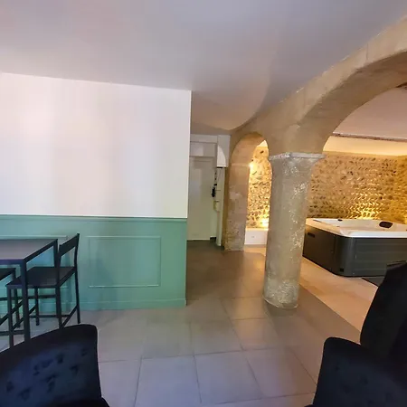 Love Room Valence Appartamento *