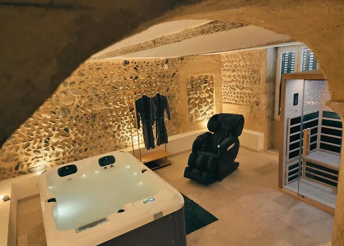 Love Room Valence Apartman *