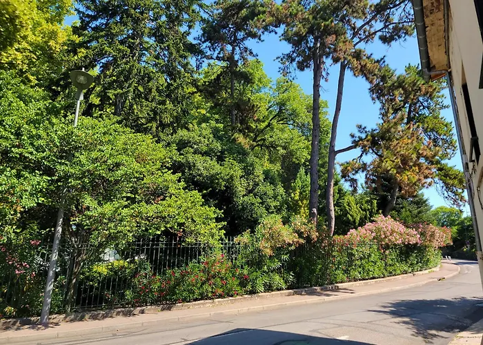 Love Room Valence Apartman